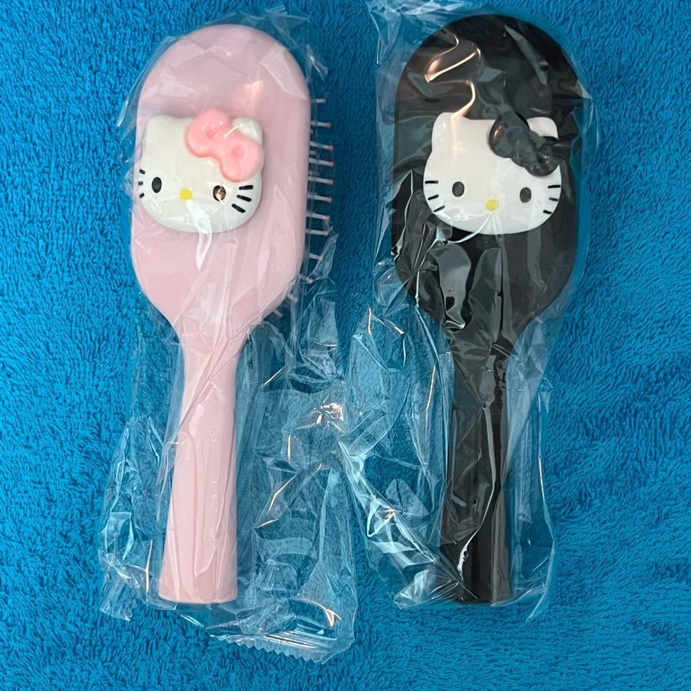 Hello Kitty / Sanrio Pink and Black Hairbrush Set NWT Kids Women 2 in set